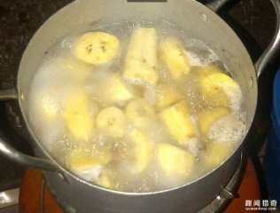 睡前用香蕉煮一杯水,喝下去原来这么神奇