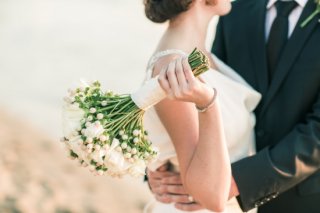 你信吗? 研究说:婚礼花的钱越少越不易