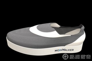 想要体验漫步太空的感觉? 一双鞋就帮你