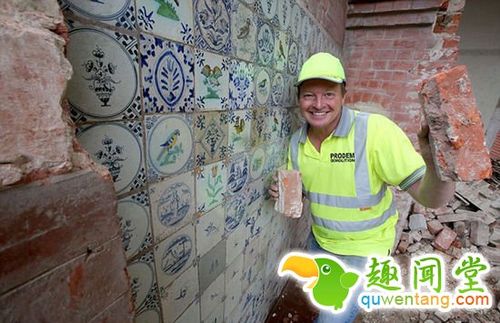 英国工程队拆房时天降横财 发现价值50万元古董瓷砖(组图)