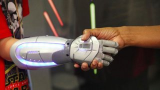3D打印的迪士尼主题假肢 残疾儿童也能炫酷