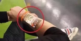 当苹果和三星争得你死我活时,一个逆天的