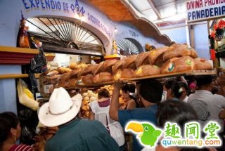 全球10大另类节日美食 你吃过亡灵面包吗?